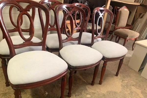 Muebles antiguos en Estella